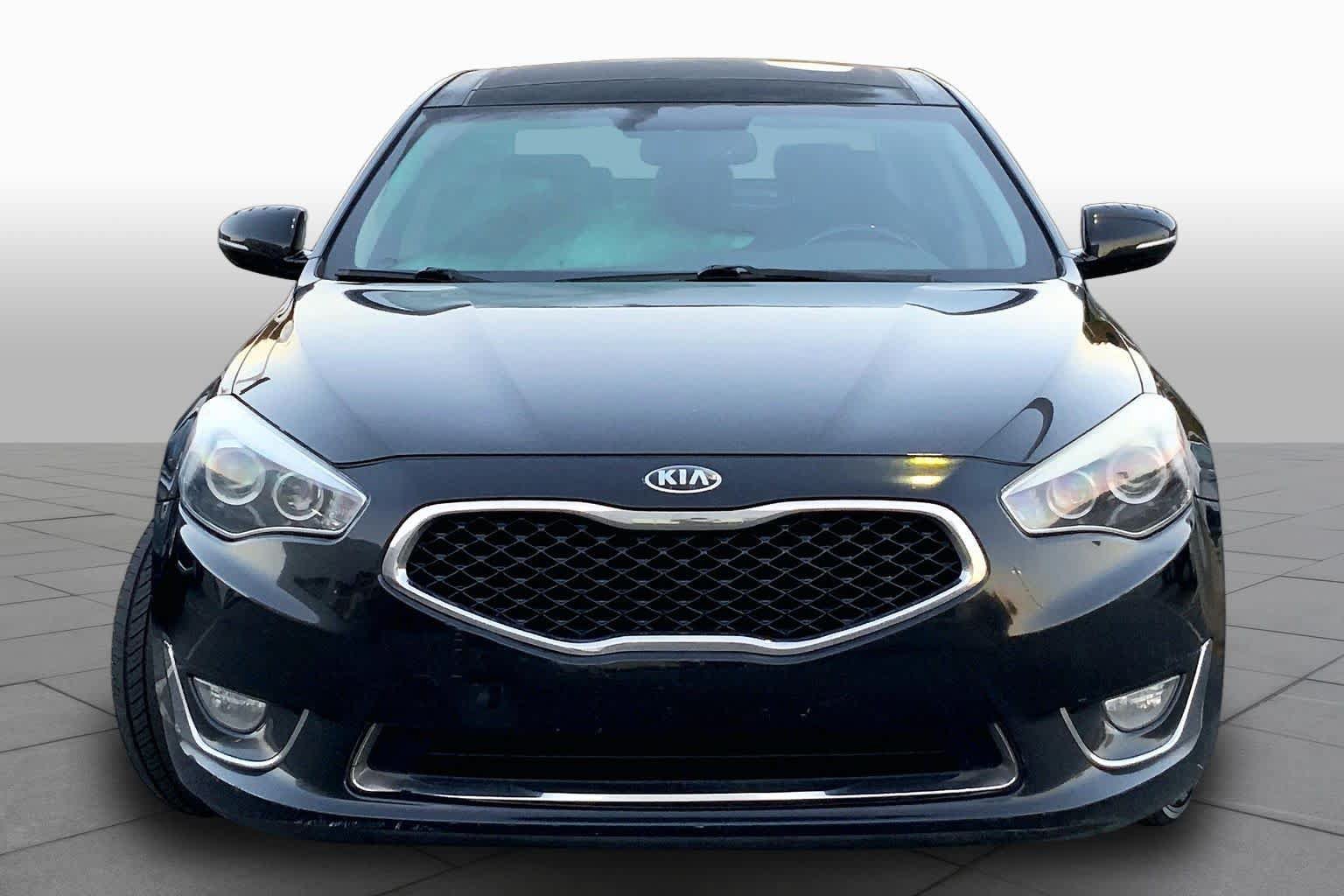 Used 2015 Kia Cadenza Premium w/ Luxury Package FWD image 4