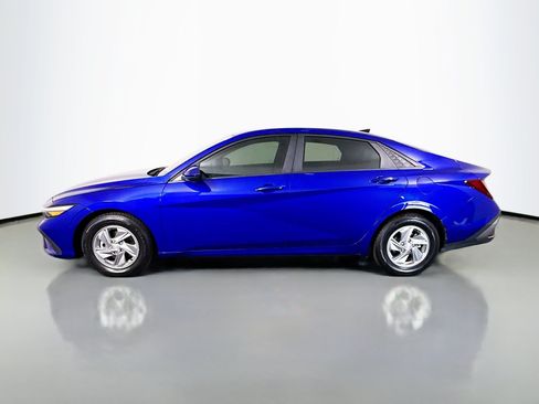 Used 2024 Hyundai Elantra SE FWD image 6