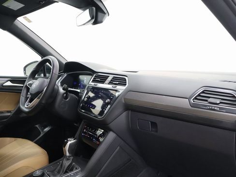 Used 2024 Volkswagen Tiguan SE R-Line image 23
