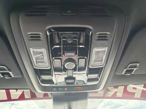 Used 2026 GMC Yukon Denali w/ Denali Reserve Package AWD/4WD image 18