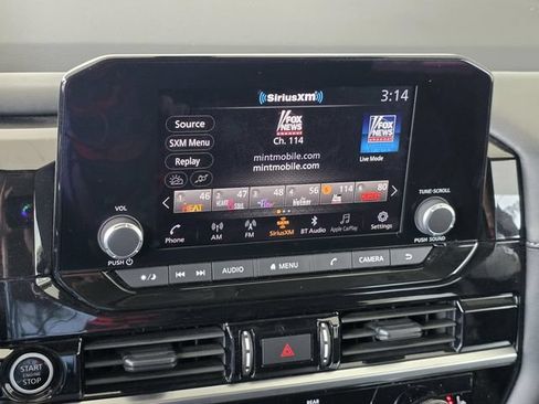 Used 2024 Nissan Pathfinder SV FWD image 18