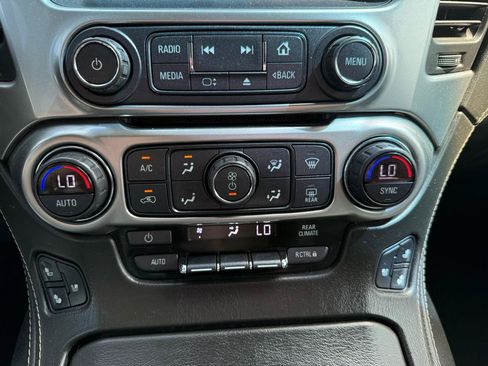 Used 2018 Chevrolet Suburban Premier RWD image 39