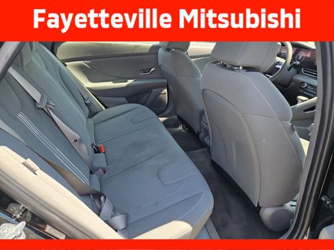 Used 2024 Hyundai Elantra SEL FWD image 18
