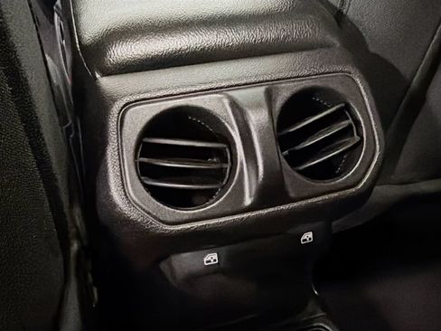 Used 2021 Jeep Gladiator Sport AWD/4WD image 26