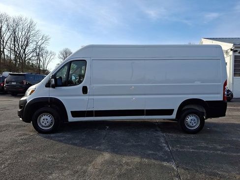 Used 2025 RAM ProMaster 2500 w/ Convenience Group image 8