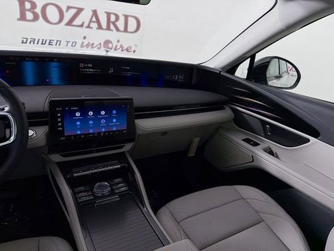 New 2026 Lincoln Nautilus Premier AWD/4WD image 25