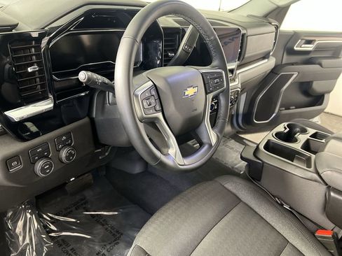 Used 2024 Chevrolet Silverado 1500 LT image 11