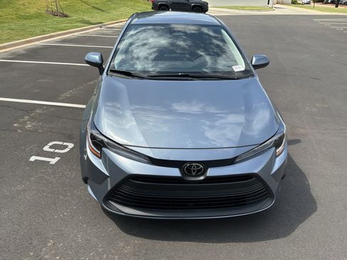 Used 2025 Toyota Corolla LE FWD image 3