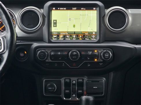 Certified 2019 Jeep Wrangler Unlimited Sahara image 27