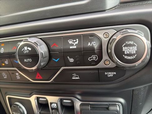 Used 2021 Jeep Wrangler Unlimited Sport AWD/4WD image 22