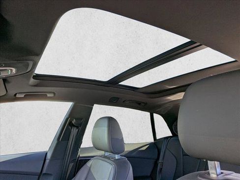 Used 2021 Audi Q8 Premium w/ Convenience Package image 16