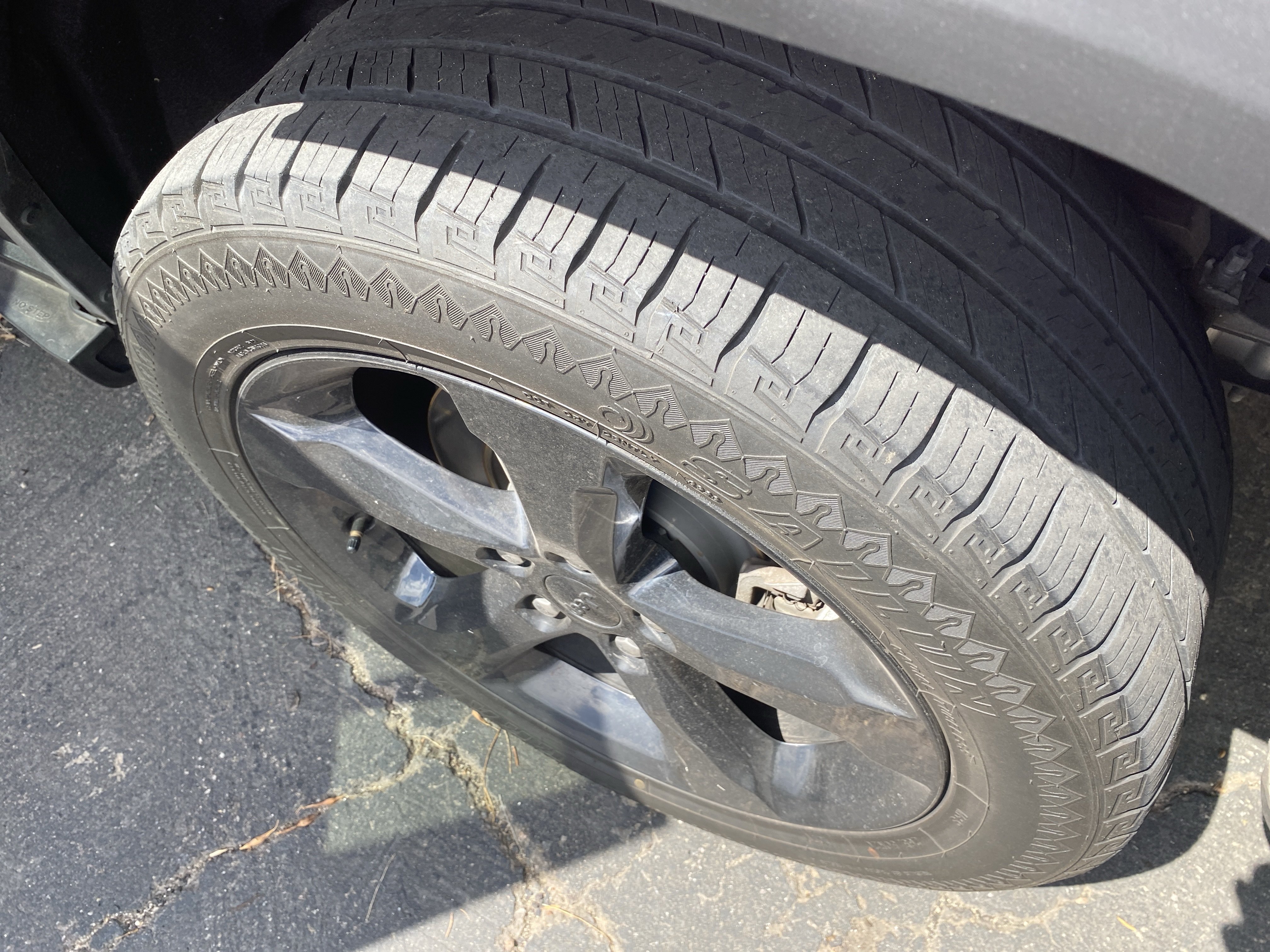 Used 2023 Jeep Grand Cherokee L Laredo AWD/4WD image 19