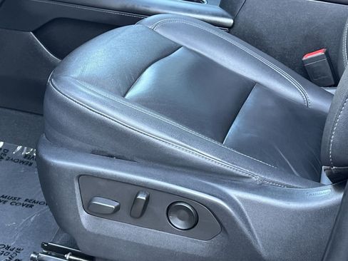 Used 2022 Chevrolet Tahoe LT image 12