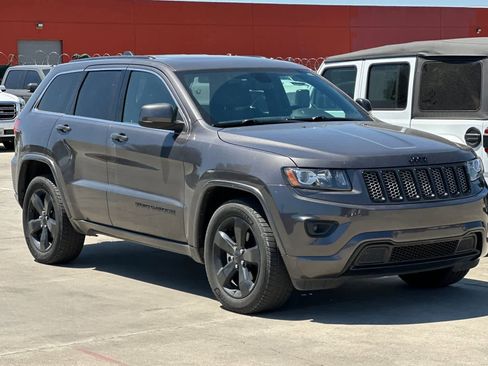 Used 2015 Jeep Grand Cherokee Altitude AWD/4WD image 10