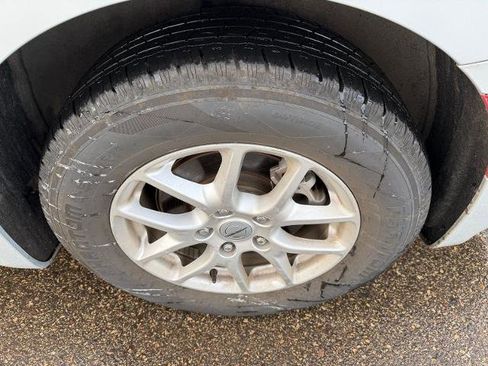 Used 2024 Chrysler Pacifica Touring-L FWD image 17