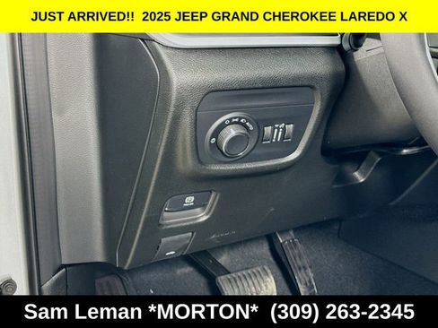 New 2025 Jeep Grand Cherokee L Laredo image 10