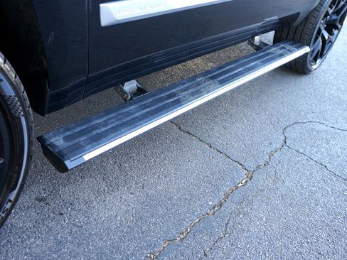 Used 2019 Cadillac Escalade Platinum image 25