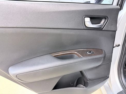 Used 2018 Kia Optima EX FWD image 18