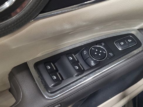 Used 2017 Lincoln Continental Select w/ Climate Package image 27