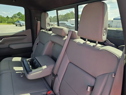 Used 2024 GMC Sierra 1500 SLT w/ SLT Premium Plus Package AWD/4WD image 34