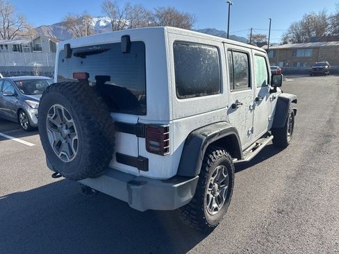 Used 2015 Jeep Wrangler Unlimited Rubicon w/ Connectivity Group image 3