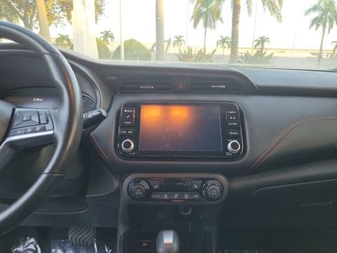 Used 2023 Nissan Kicks SR w/ SR Premium Package FWD image 19