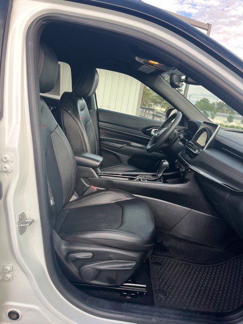 Used 2025 Jeep Compass Trailhawk AWD/4WD image 30