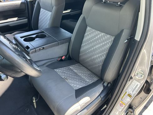 Used 2019 Toyota Tundra SR5 AWD/4WD image 18