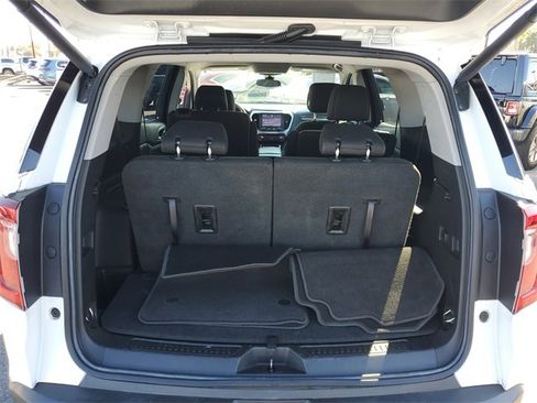 Used 2023 GMC Acadia SLE w/ Driver Convenience Package image 6