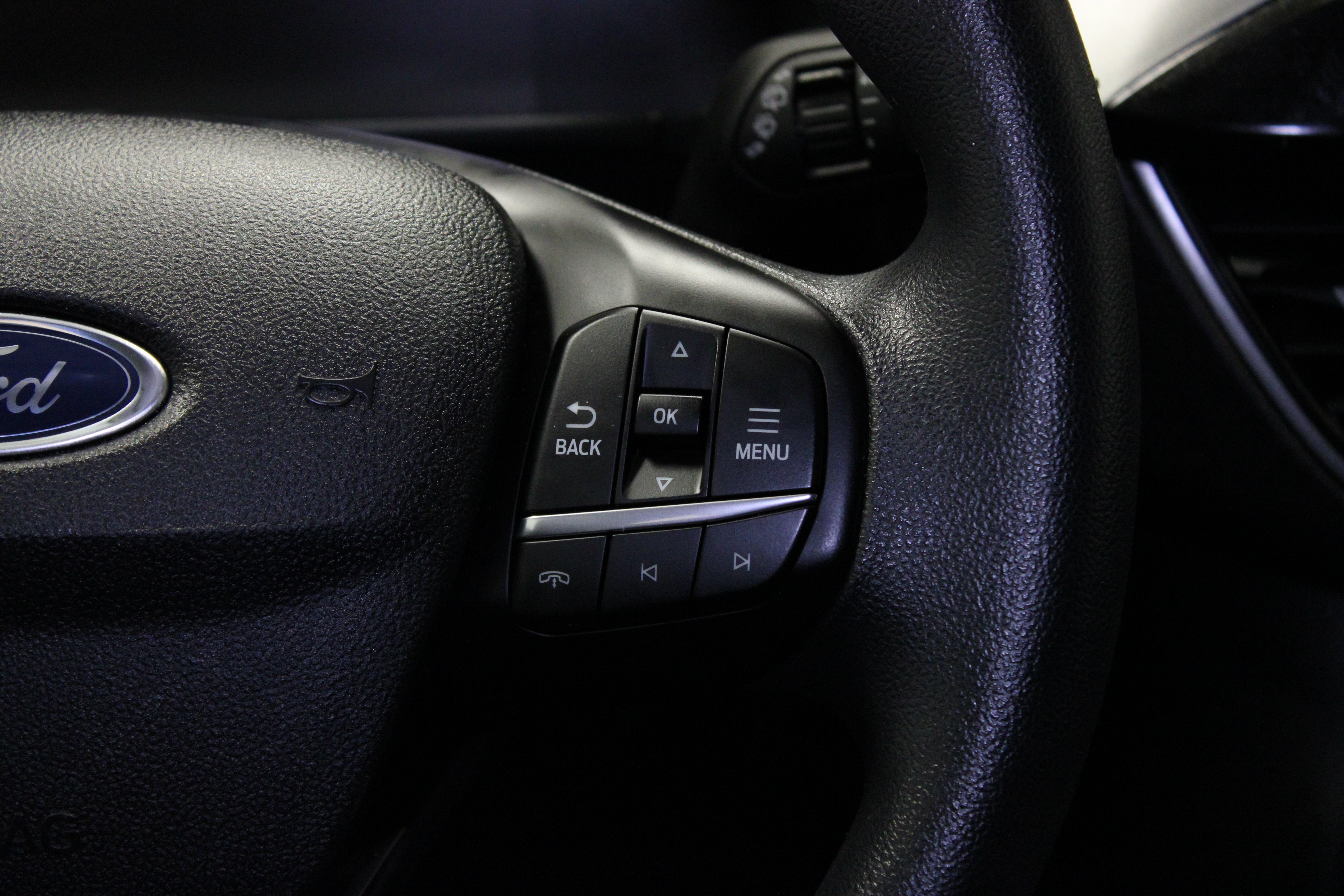 Used 2025 Ford Escape Active AWD/4WD image 27