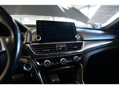 Used 2018 Honda Accord Sport image 19