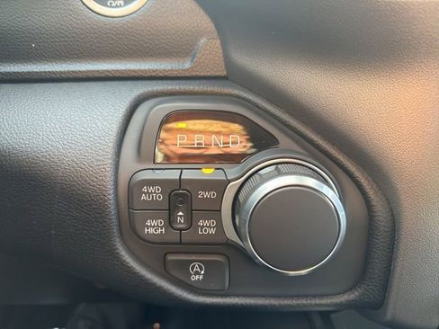 New 2026 RAM 1500 4x4 Crew Cab image 17