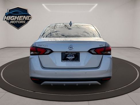 Used 2021 Nissan Versa SV image 5