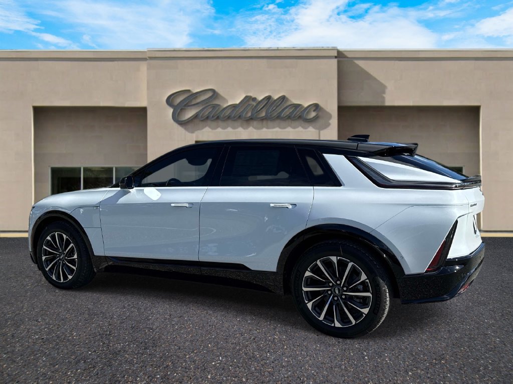 New 2027 Cadillac Lyriq Sport w/ LPO, Floor Liner Package AWD/4WD image 5