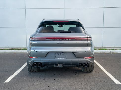 Certified 2026 Porsche Cayenne AWD/4WD image 7