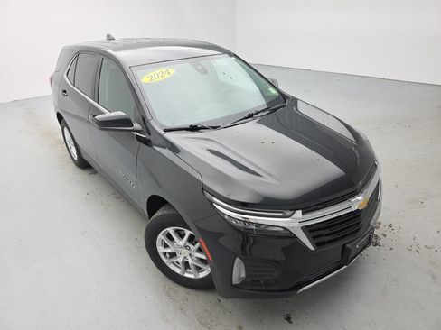 Used 2024 Chevrolet Equinox LT AWD/4WD image 2