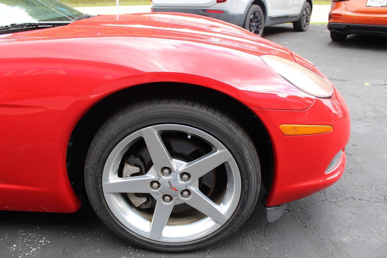 Used 2005 Chevrolet Corvette Convertible w/ Preferred Equipment Group RWD image 16