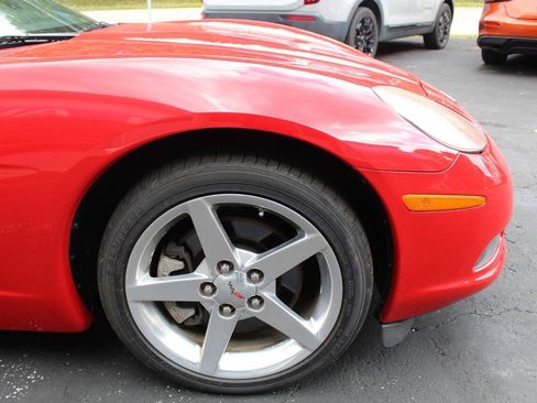 Used 2005 Chevrolet Corvette Convertible w/ Preferred Equipment Group RWD image 16