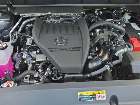 New 2026 Toyota Highlander Platinum AWD/4WD image 32