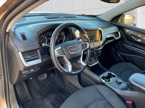 Used 2018 GMC Terrain SLE w/ Driver Convenience Package image 4