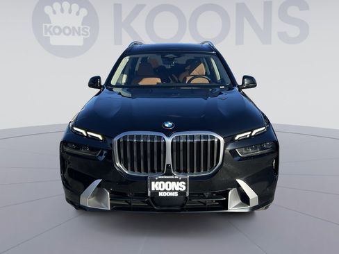 Used 2023 BMW X7 xDrive40i w/ Executive Package image 11