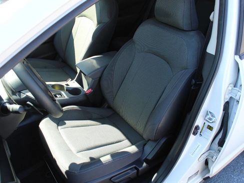 Used 2024 Subaru Crosstrek 2.0i Premium AWD/4WD image 3