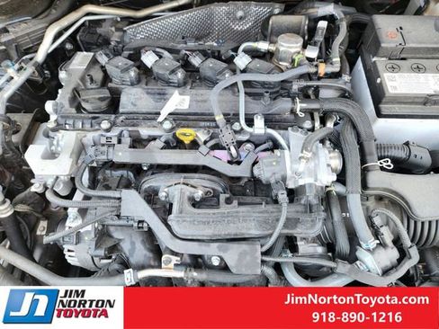 Used 2025 Toyota Corolla Cross XLE image 31