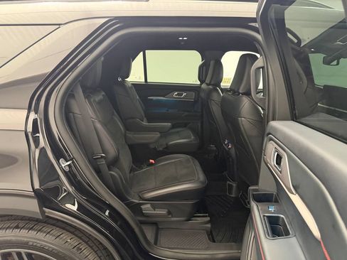 Used 2025 Ford Explorer ST AWD/4WD image 27