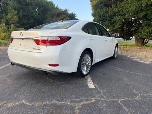 Used 2014 Lexus ES 350 w/ Ultra Luxury Package FWD image 8