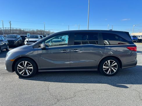 Used 2023 Honda Odyssey Touring image 2