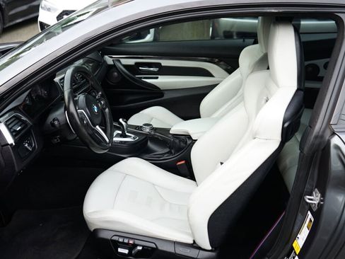 Used 2017 BMW M4 Competition image 11