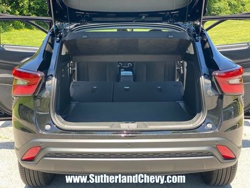 New 2026 Chevrolet Trax LT w/ Driver Confidence Package FWD image 35