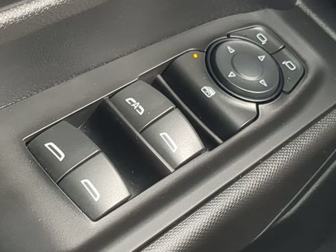 Certified 2025 Chevrolet Silverado 1500 Custom AWD/4WD image 23