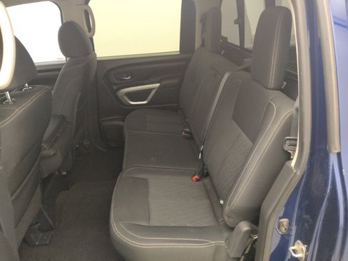 Used 2018 Nissan Titan SV image 18
